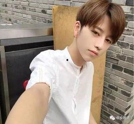 娱乐圈吃瓜小哥是谁呀,他是谁？